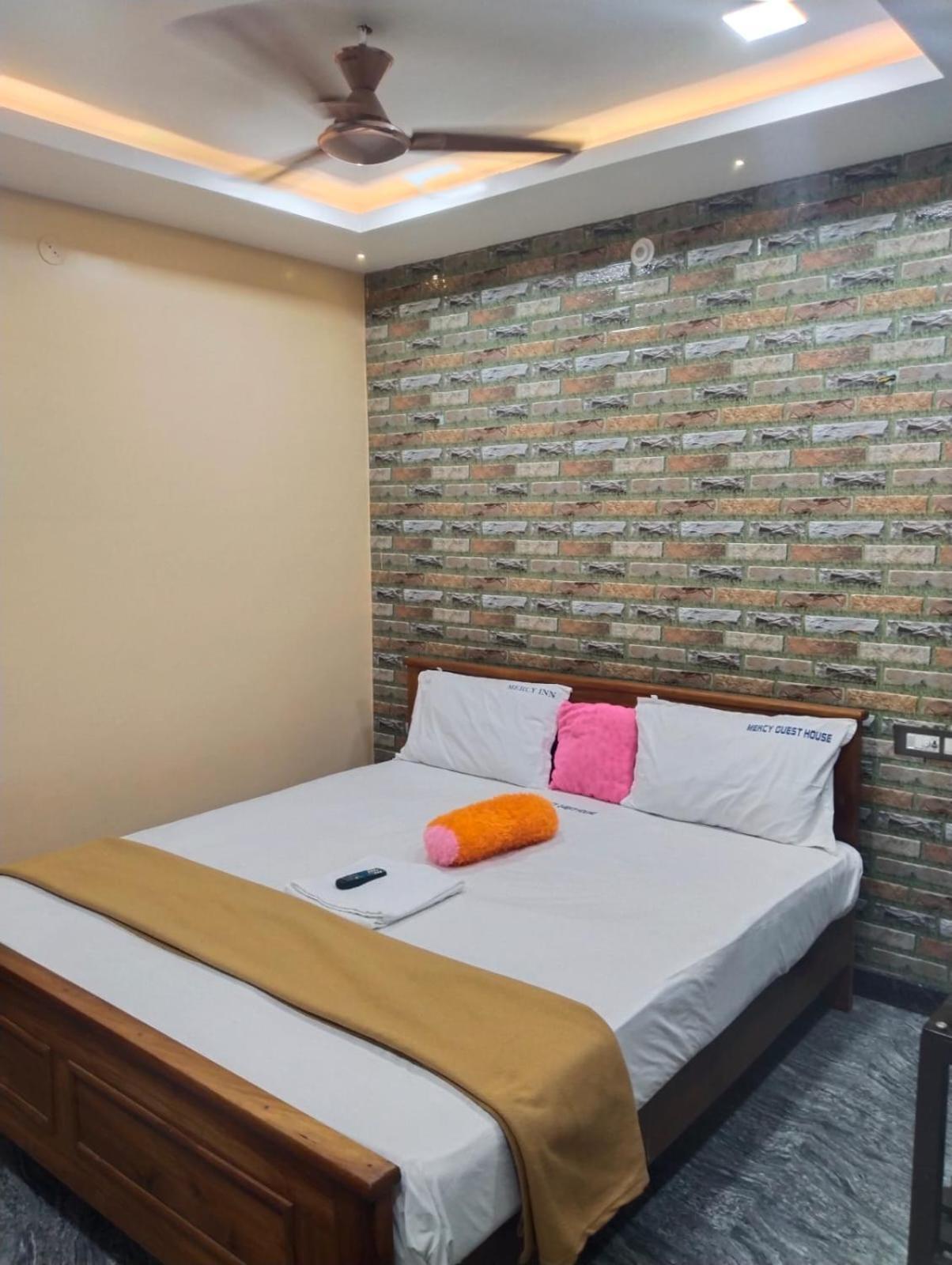 Mercy Inn Ченнаи Экстерьер фото